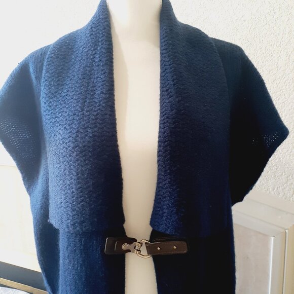 One A Sweater Vest - Picture 5 of 14